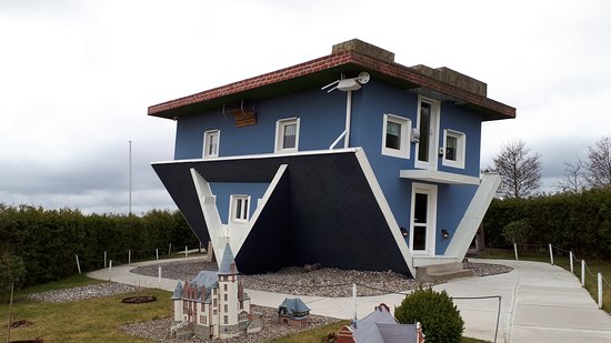 Top 10 Weirdest Houses In The World ([year])