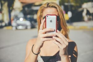 5 Reasons Why Nigerian Youths Love iPhone